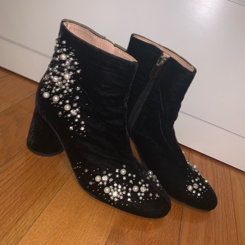 Zara Velvet Pearl Booties. Black. Size 37